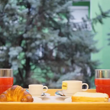 Destil Alojamento de Acomodação e Pequeno-almoço Tirana